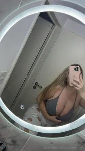 Lmaoo be fr how oftennn u see a college girl w a g-cup