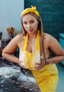 Hiii do we make a cake