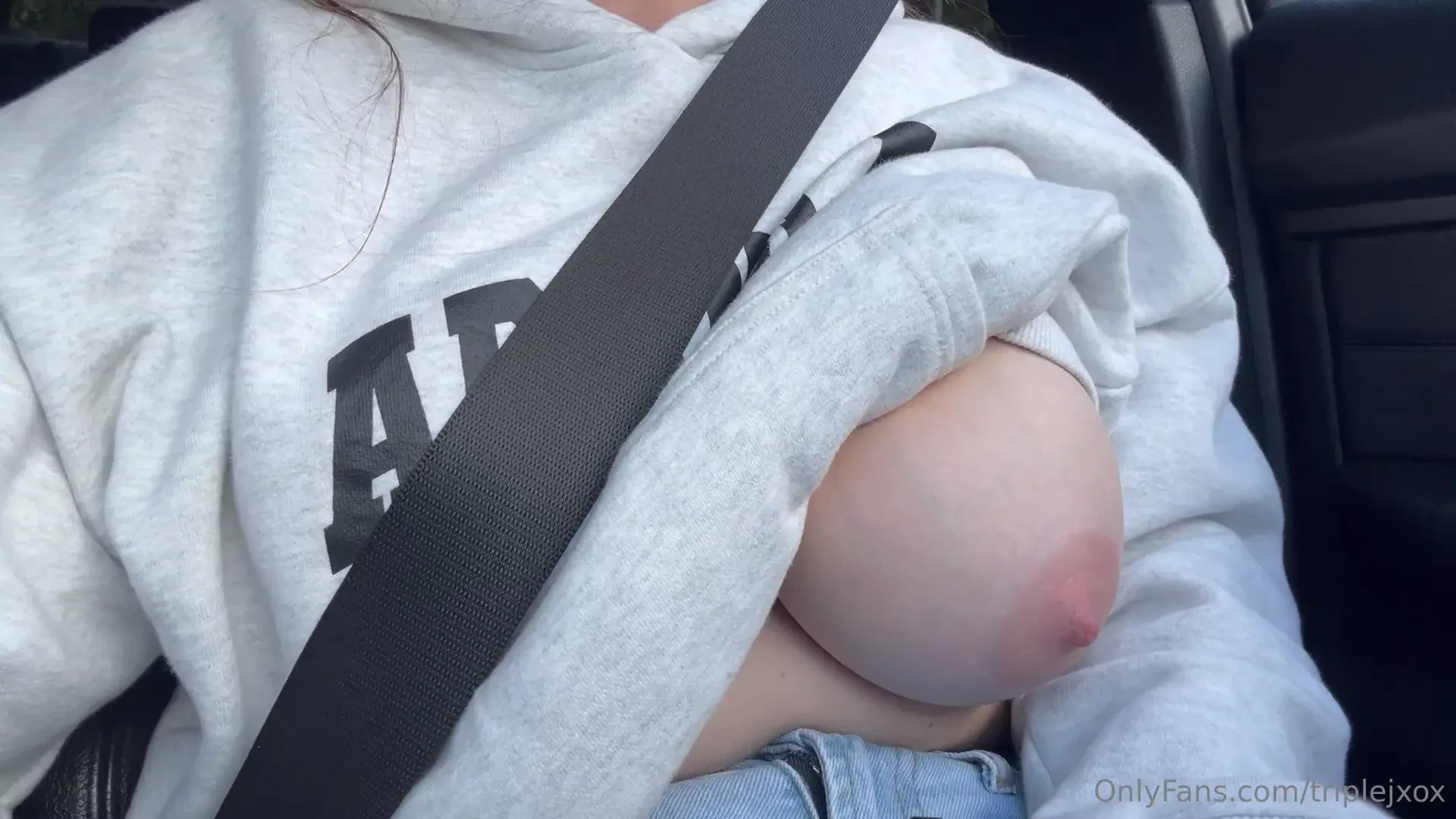 Getting my boobs out while mr j washes the car he was blushing the 