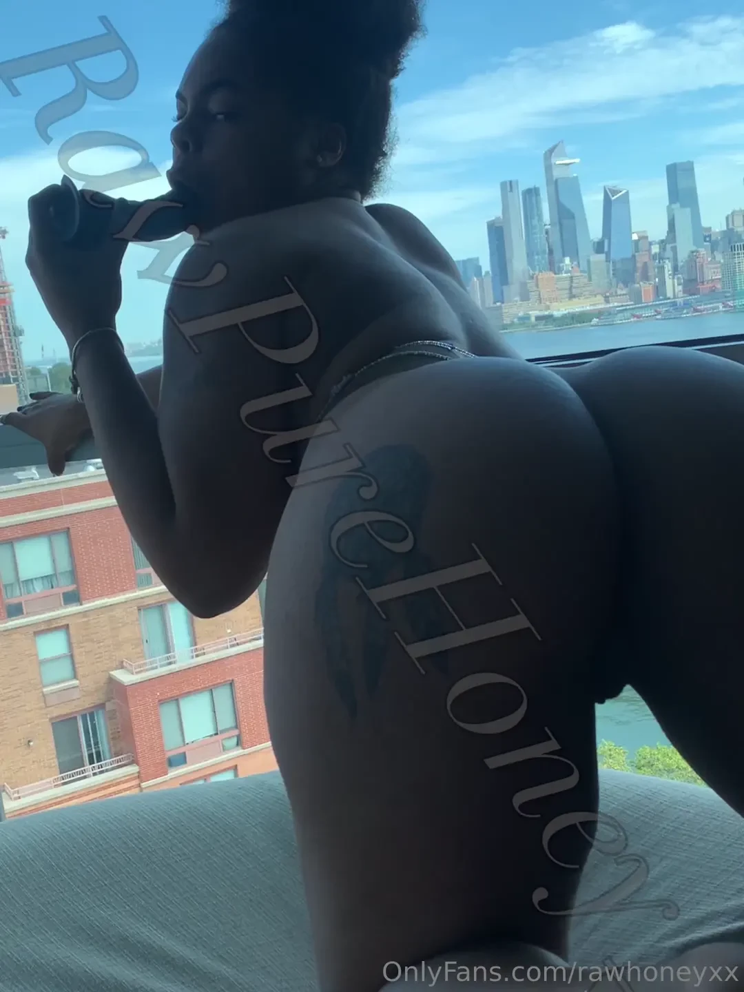 Look at the view here and i talking bout the skyline my pussy was so 