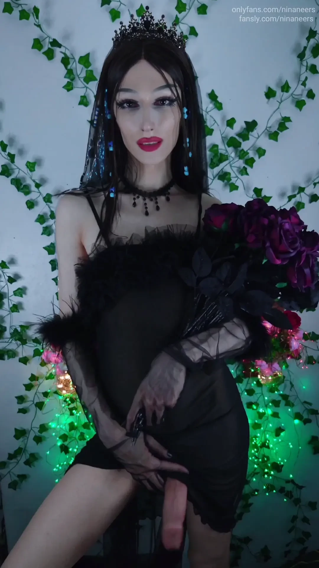 Spooky season is here this is supposed to be a gothic bride kinda look 