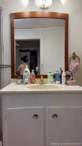 A lil chatty clean of my bathroom on this fine thursday