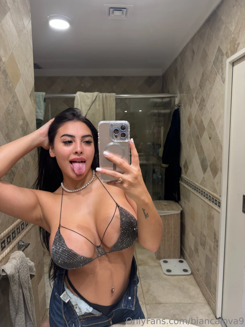 Yes i always stick my tongue out lol 