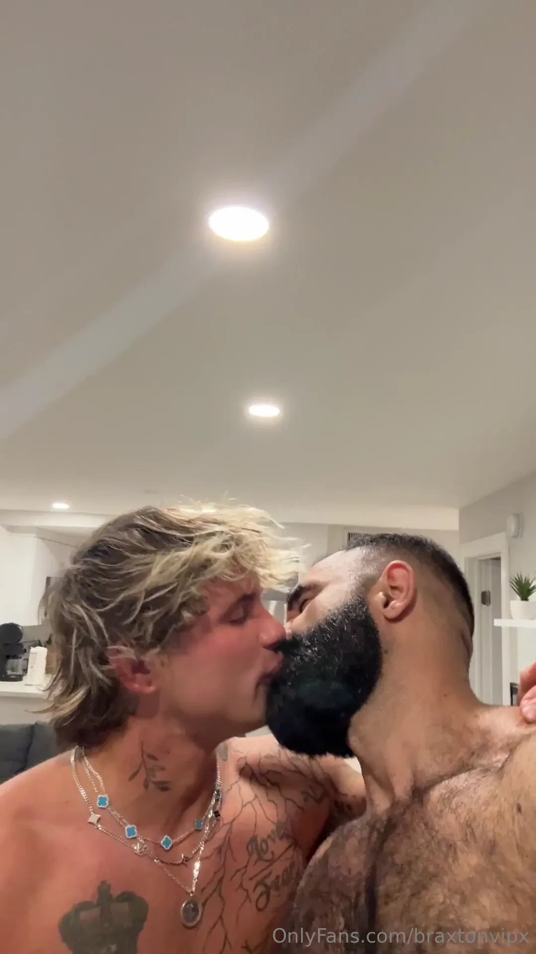 Full video out now check ur dms and watch the submitting happen 