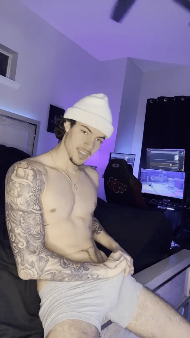 Who needs eggs when i m the real treat check your dms for the easter 