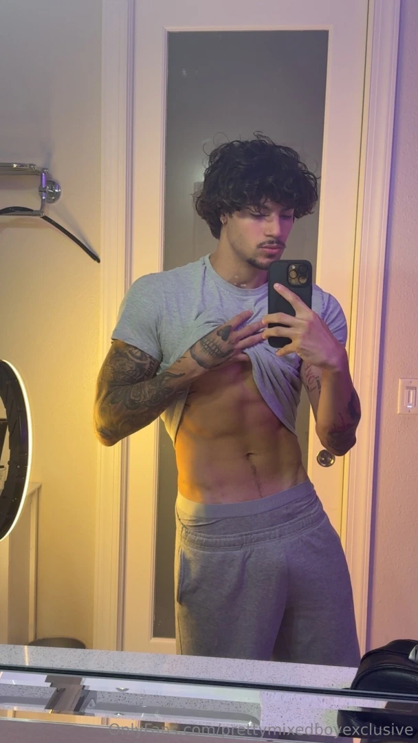 Hi there you caught me lookin good again 