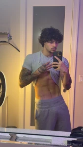 Hi there you caught me lookin good again