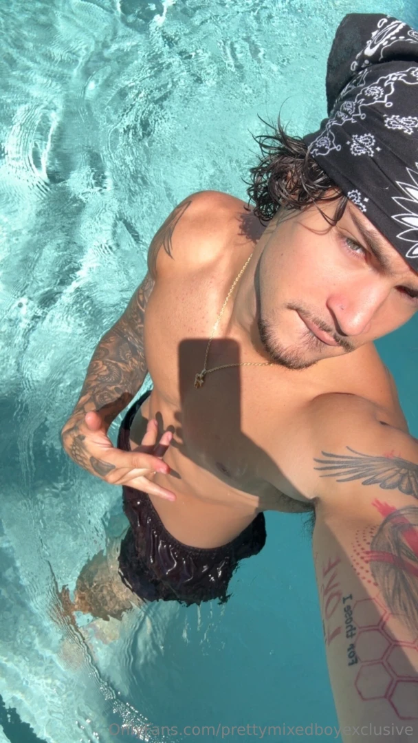 Hot day hotter me stay hydrated 