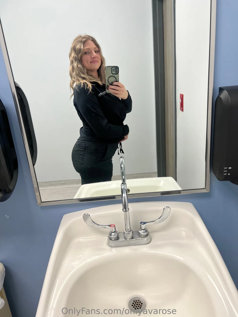 Work pic from just now happy tuesday 