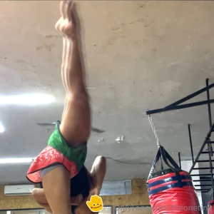 This kick in a thong esta patada pero