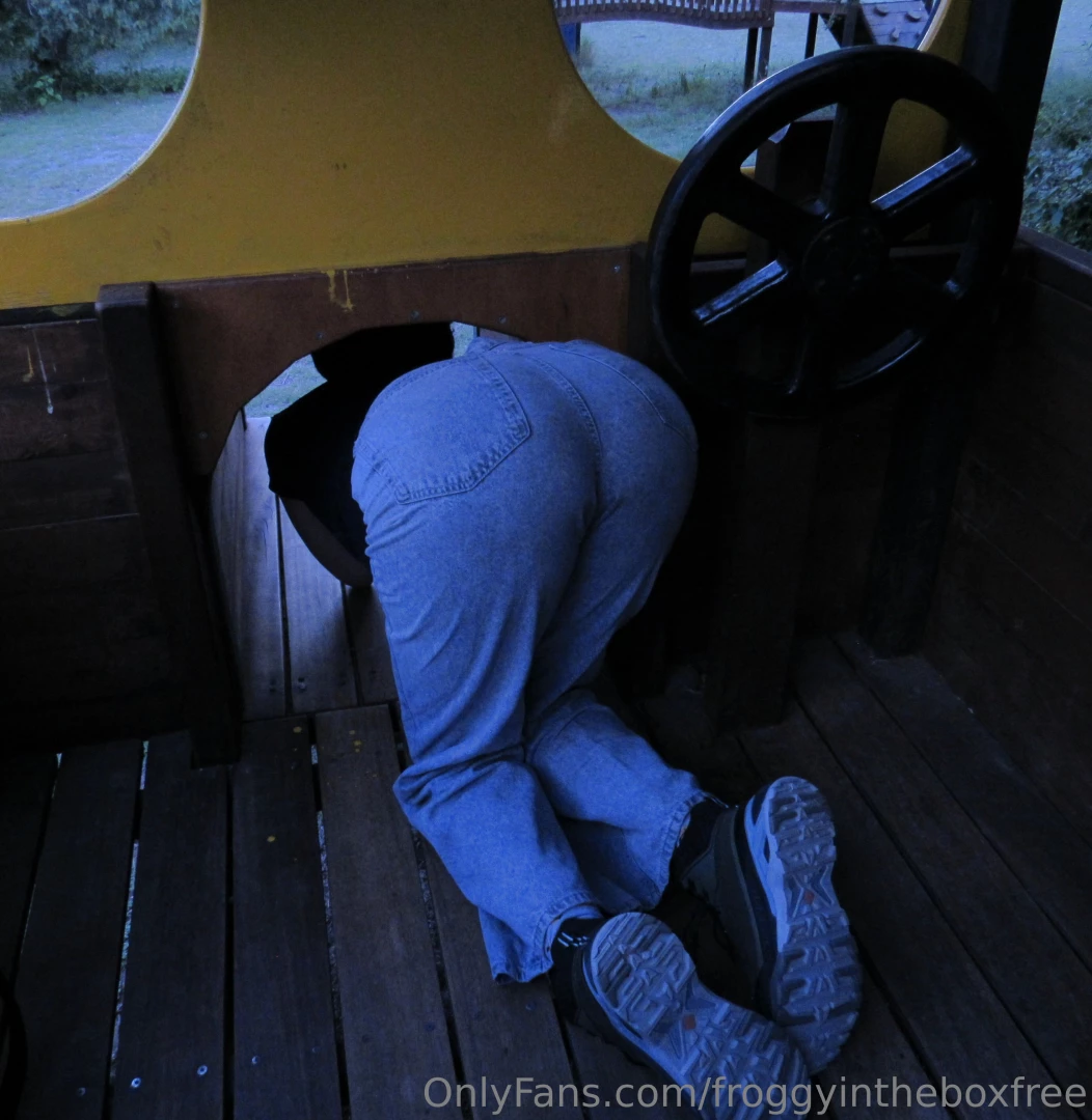 Definitely not a good idea for someone who s 1 80m to squeeze in there 