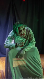 Hot burlesque show pics incoming lol