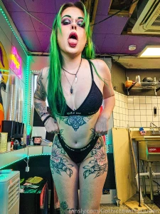 Hey guys just popping in to say i have 4 jobs it has definitely part 1