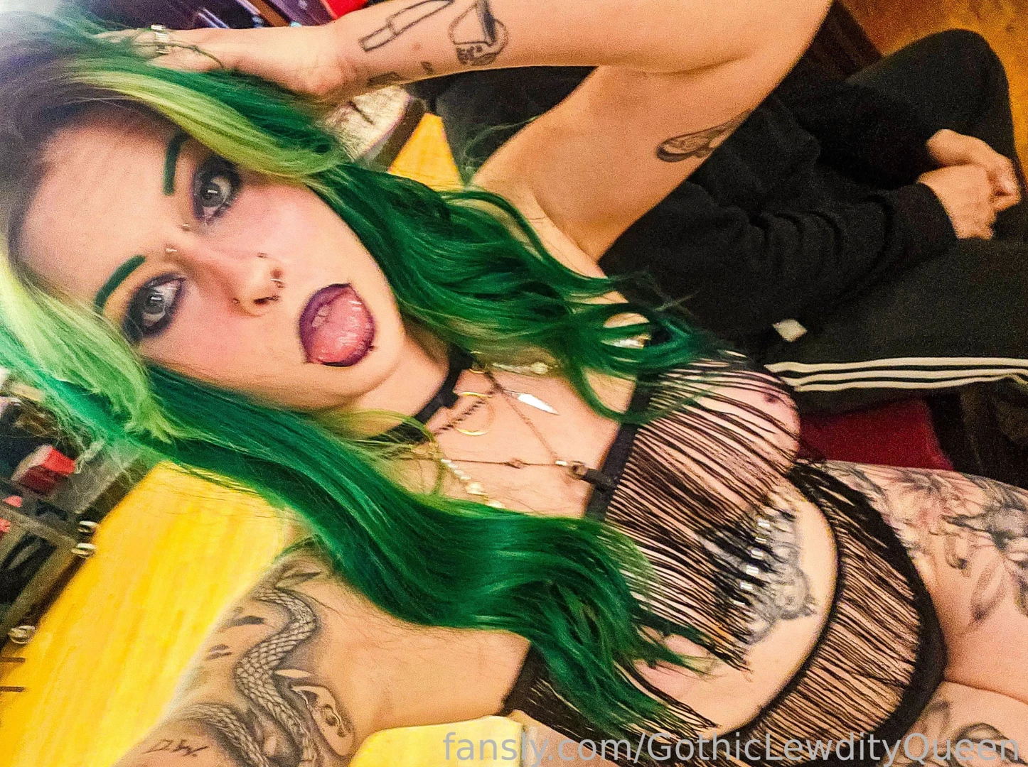 Fancy new modeling pics coming in enjoy 