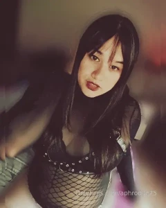 Only submissives with tribute are worth my time are you ready to prove