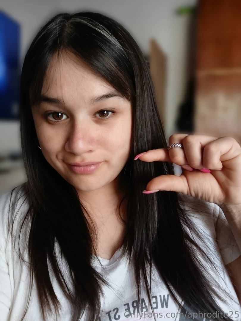 Good morning loser your little thing is so small i can barely see it 