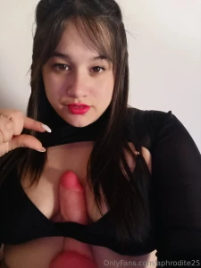 My finger is bigger than that piece of crap