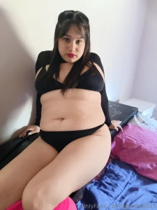 I choose my slaves very carefully call me gooddess and behave properly