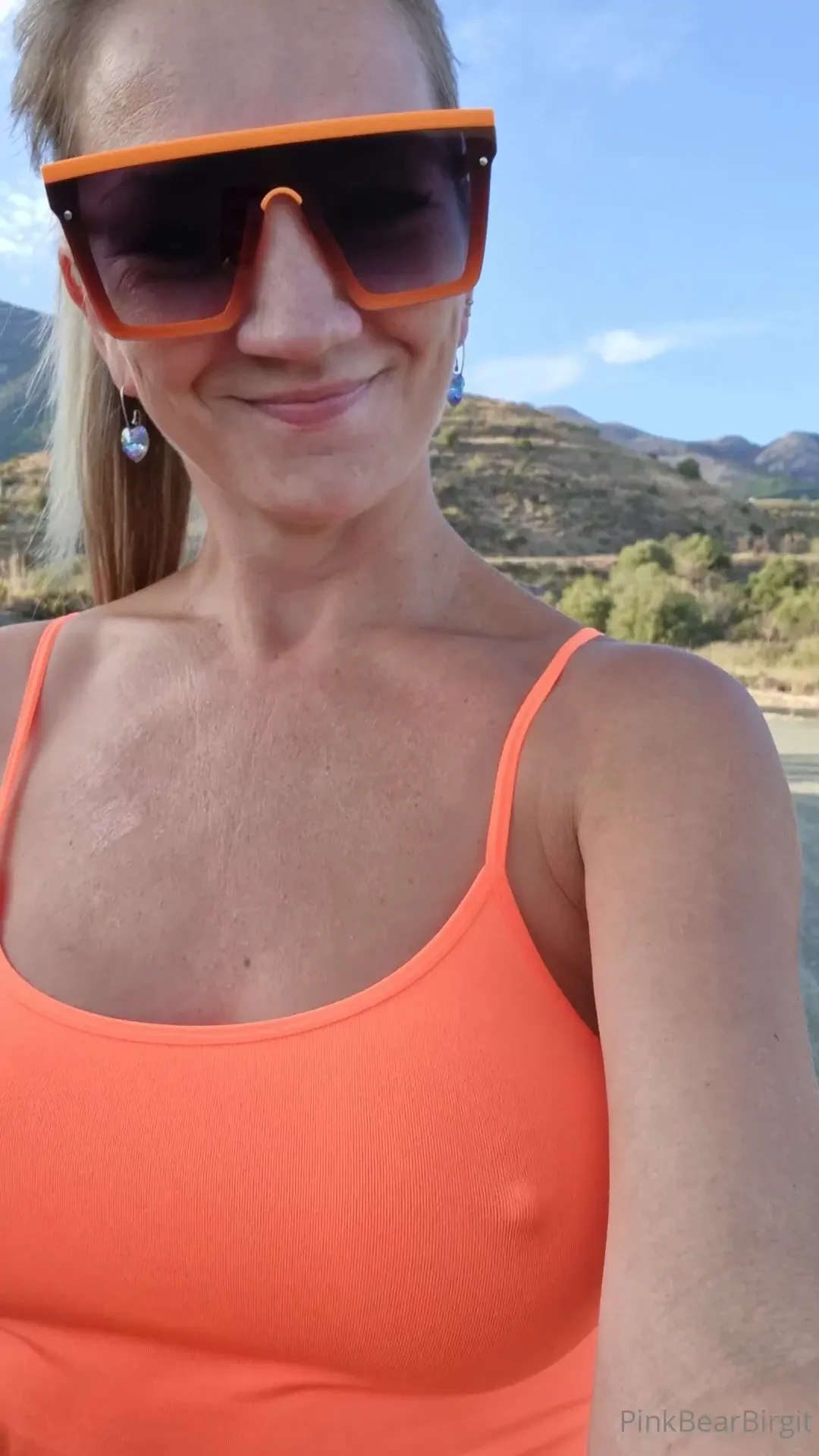 Hyv tissi tiistaita happy titty tuesday 