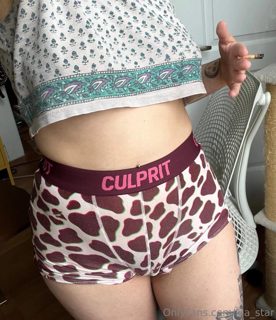 Who has a hard cock for me to ride 