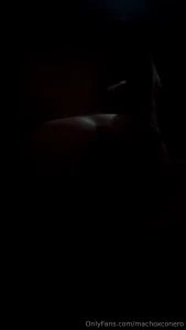Jugando un poco en la oscuridad calatazo