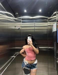 Don t get too distracted i might just melt your screen part 2