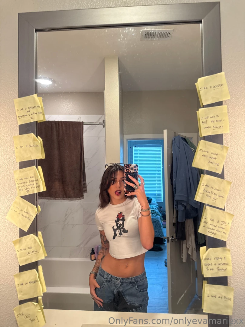 Just here being effortlessly iconic 