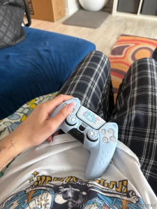 Gamer girl s play i was just playing a game totally focused until i
