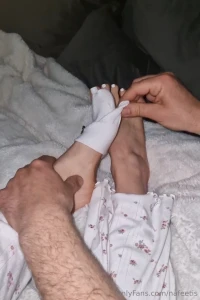 Feet massage for the first time ever i did a video with a male partner