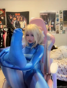 Samus suit anyone 3 also have a 30 second long video dm if interested part 1