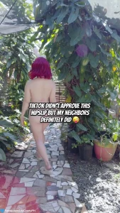 Just blessing the neighborhood with some photoshoot slips cute