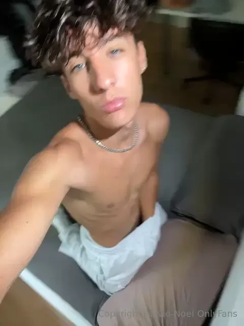 Verdammt er macht mich so geil kann s kaum erwarten mehr dazu sp ter 