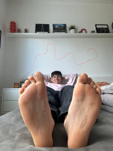 You like my feet if you think they are hot leave a like if you think