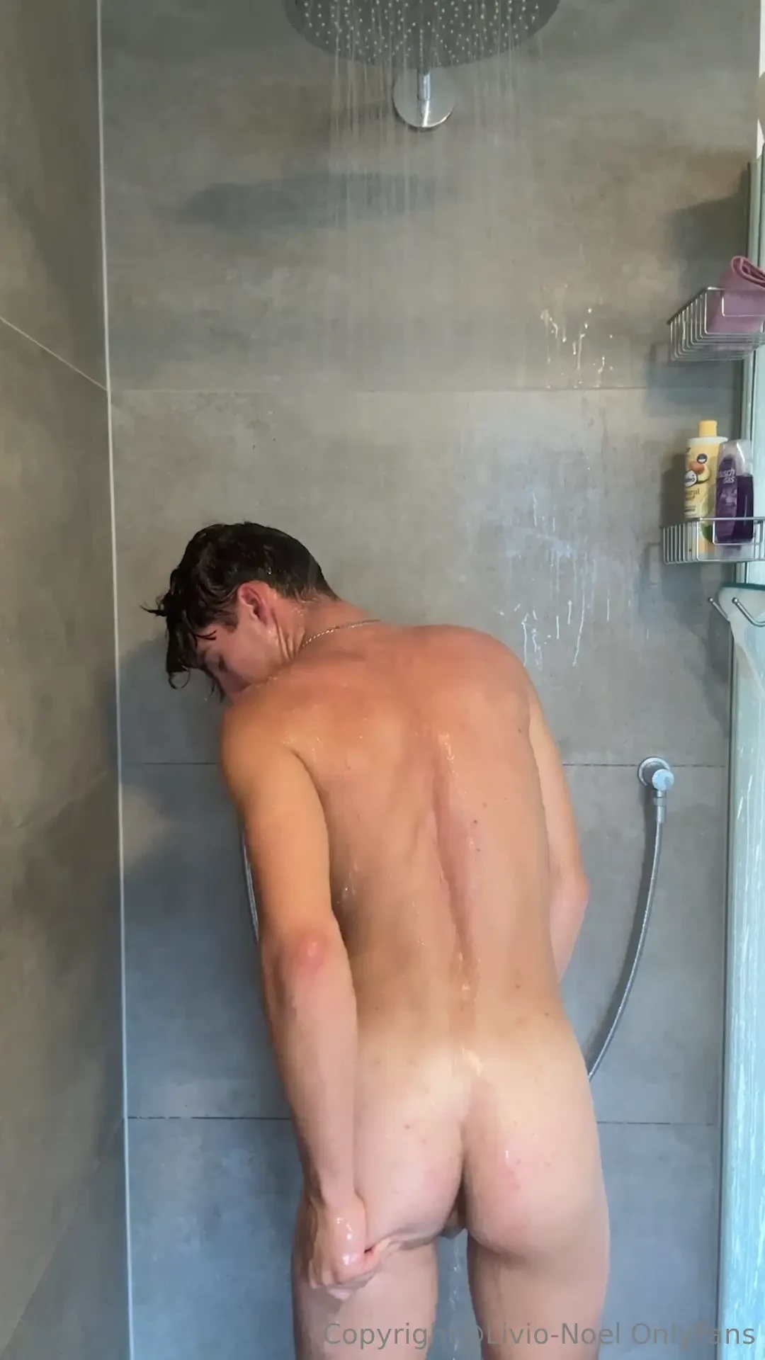 Heute um 16 uhr today 4pm my newest solo will be in your dm s take a 