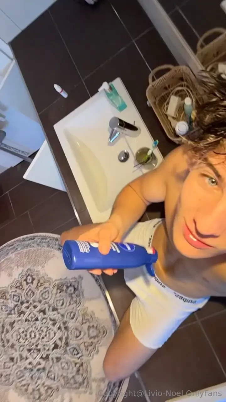 Tan yes - sunburn no taking care to have nice tan lines for my collab 