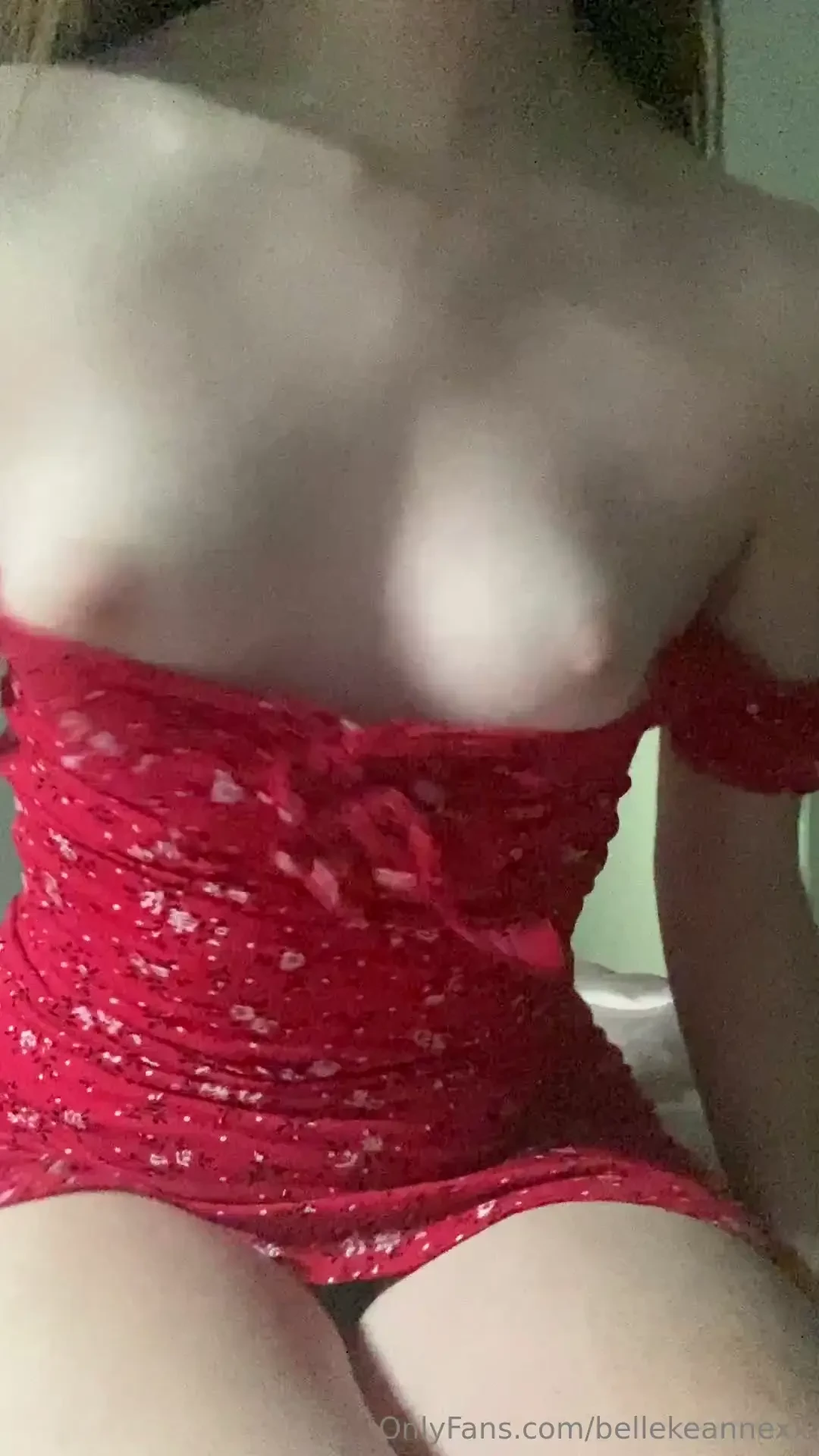 Shaking my tits for you 