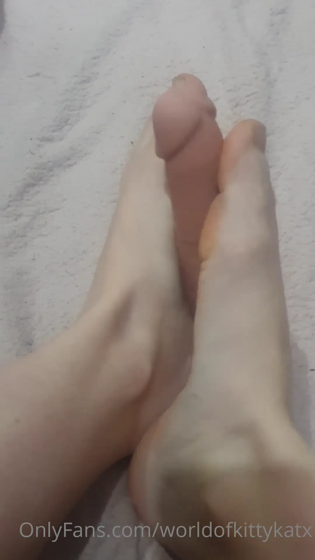 Tip me if you would let me rub my feet between your cock 