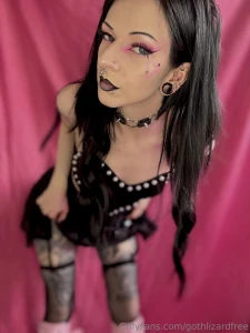 Happy fucking valentine s day you are all automatically my valentines