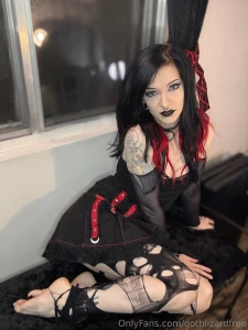 My outfit is too cute to take off part 2