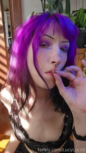 Stoner girls will make you feel good altgirl stoner 420 stonergirl