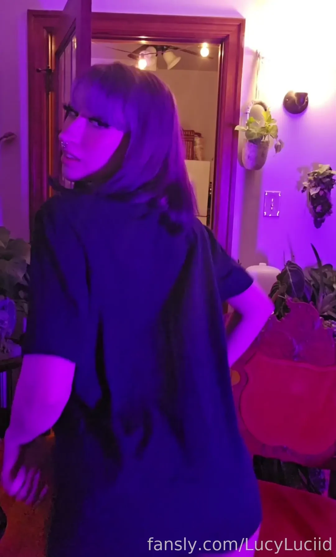 Pov i m your gf and i stole your t-shirt butt twerking cute ass 