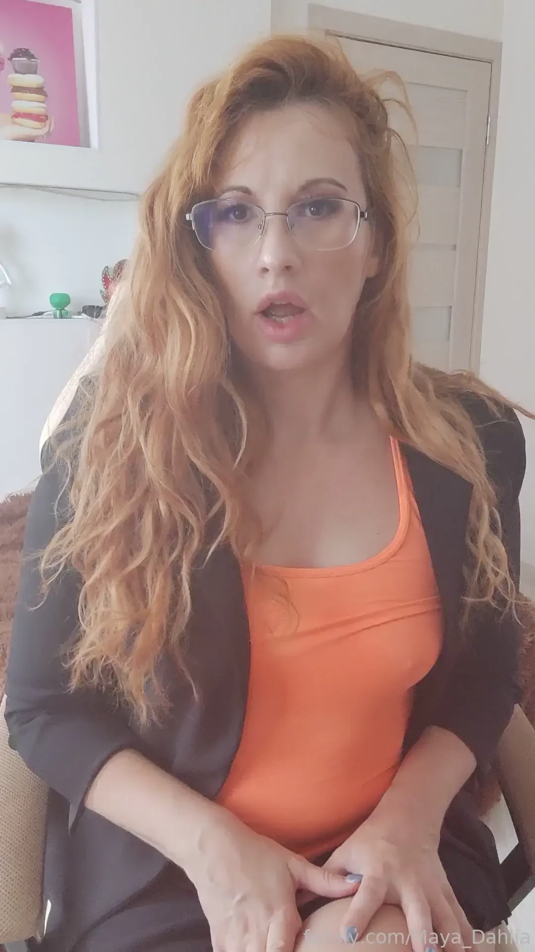 What will be your reaction if your secretary does this titsteasing 