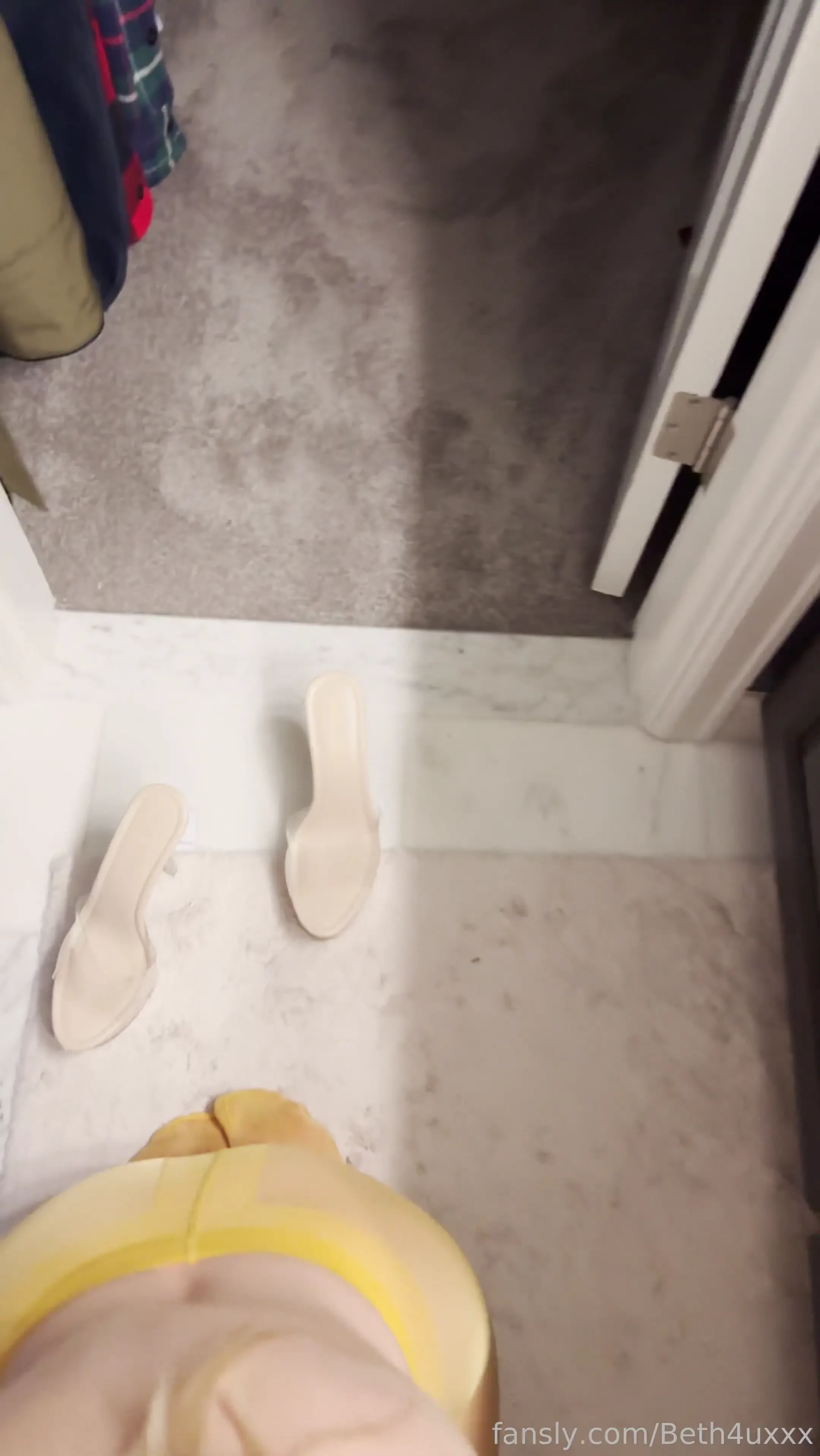 3 part series of pantyhose blowjobs part 3 yellow pantyhose blowjob 