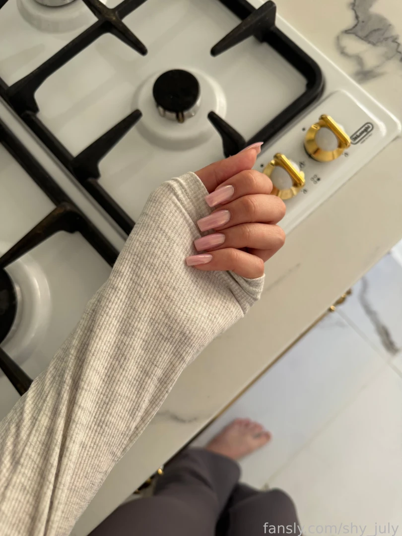 Made new naiiiils love this color hehe which color should i make next part 1 