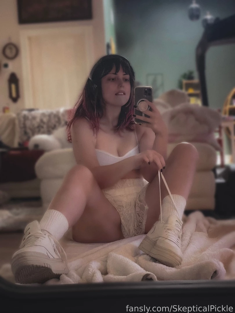 Just tying my shoes nothing special ignore that i posted this a second 