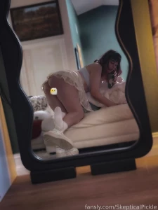 Just tying my shoes nothing special ignore that i posted this a second part 1