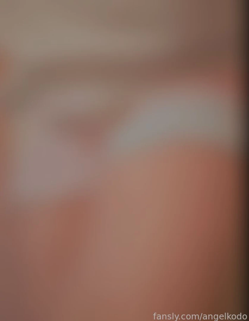 A reupload with my updated name gt femboy vtuber thighs irl fyp bottom part 1 