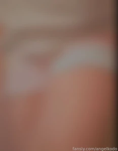 A reupload with my updated name gt femboy vtuber thighs irl fyp bottom part 1