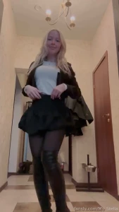 Get ready with me fyp model webcam grwm dance skirt tights blonde