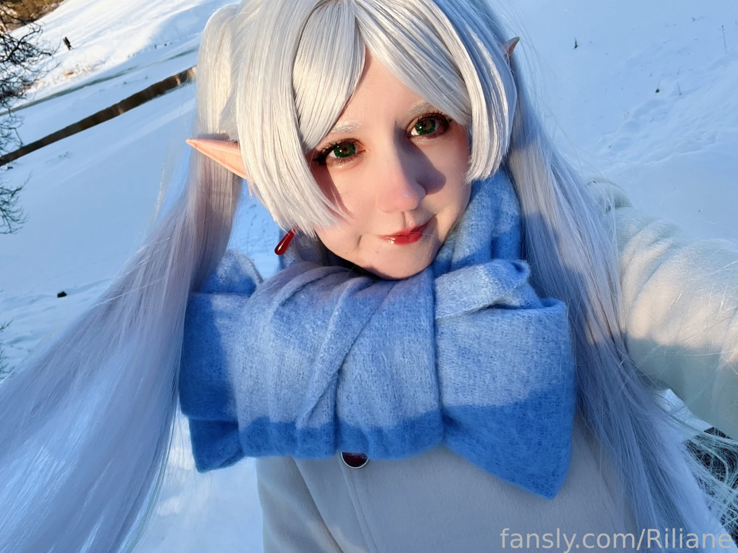 Hewwo yesterday was my frieren photoshoot i wanted it from last winter 